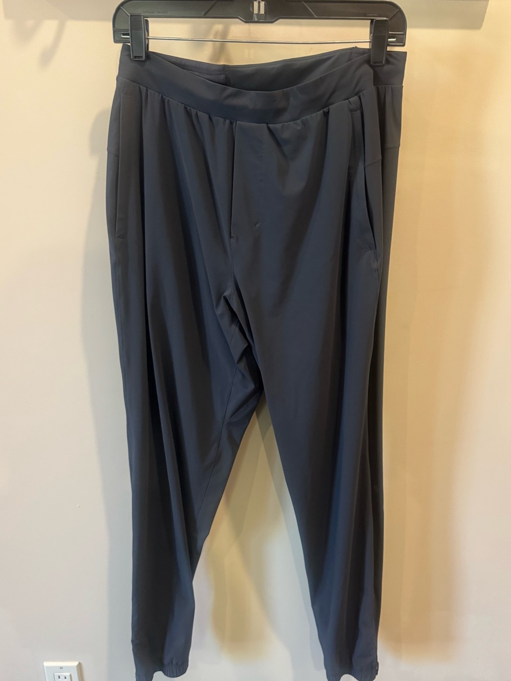Lululemon Dark Grey Men’s Surge Joggers